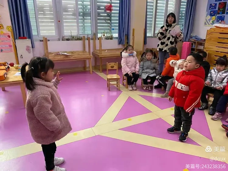 global english艾思奇幼儿园小班英语汇报课